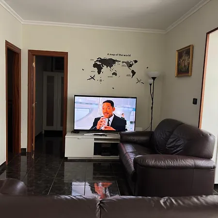 Modern In Vecindario With Fast Wifi *