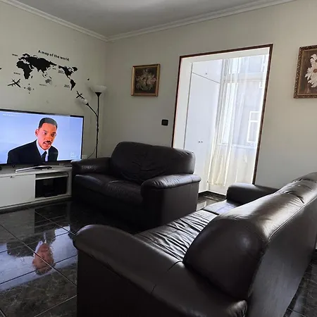 Modern In Vecindario With Fast Wifi Apartmán